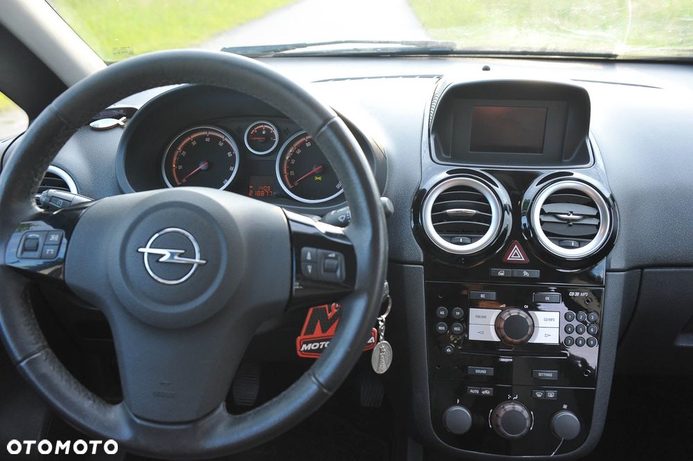 Opel Corsa 1.4 16V Edition - 8