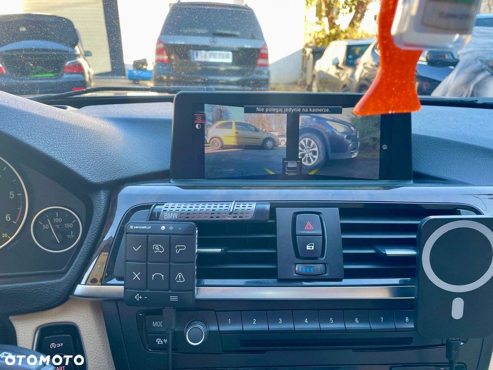 BMW Seria 3 320d Touring Efficient Dynamics Edition - 10