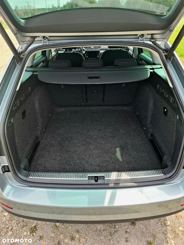 Skoda Superb 2.0 TDI Ambition DSG7 - 6