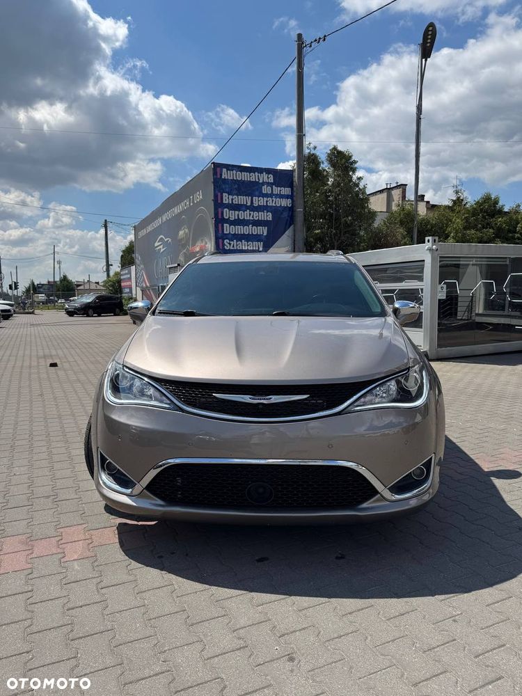 Chrysler Pacifica - 4