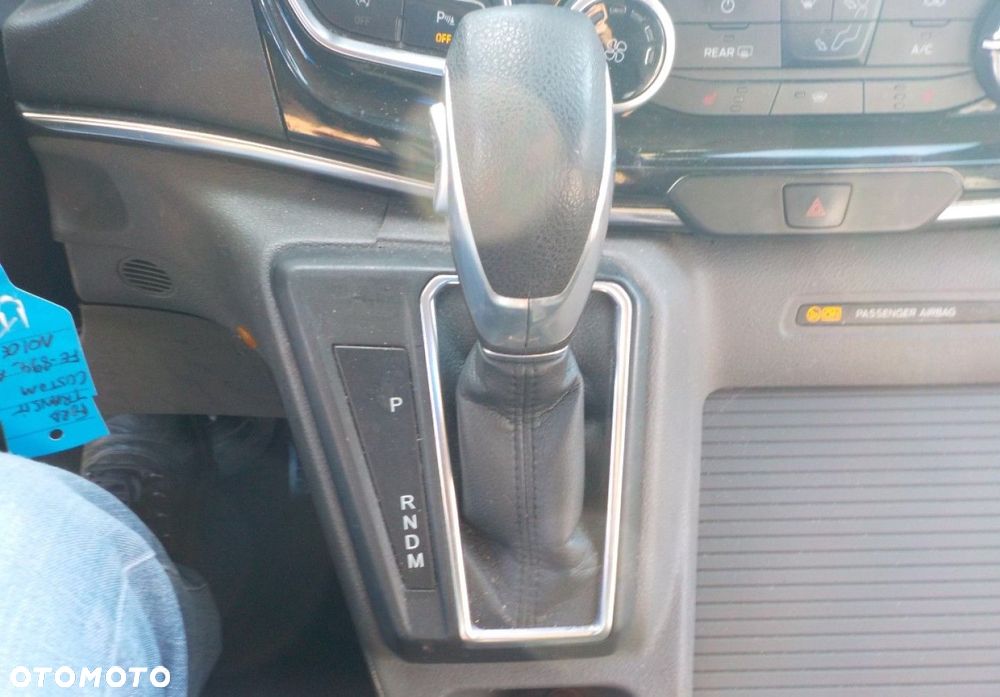 Ford Tourneo Custom - 39