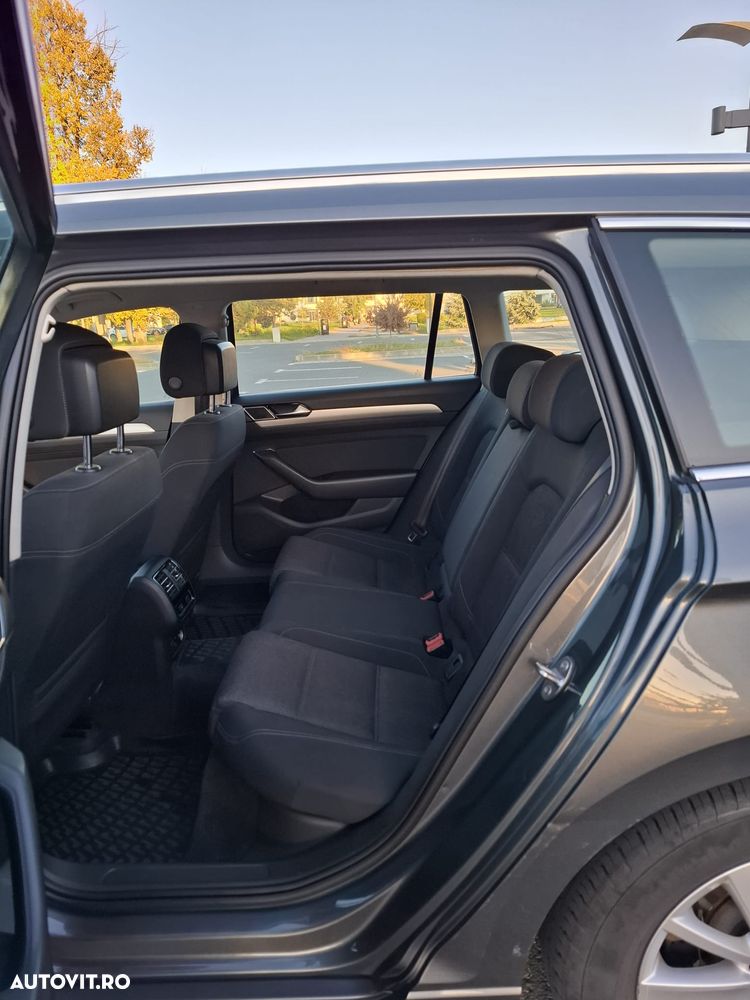 Volkswagen Passat 2.0 TDI Comfortline - 9