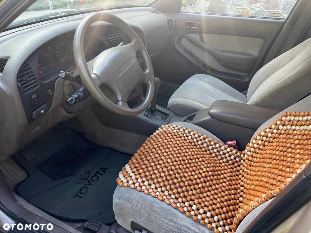 Toyota Camry 3.0 V6 LE - 14