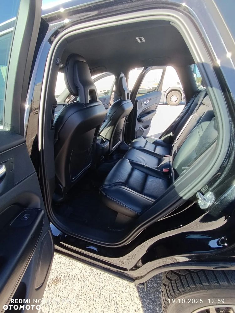 Volvo XC 60 D5 AWD R-Design - 14