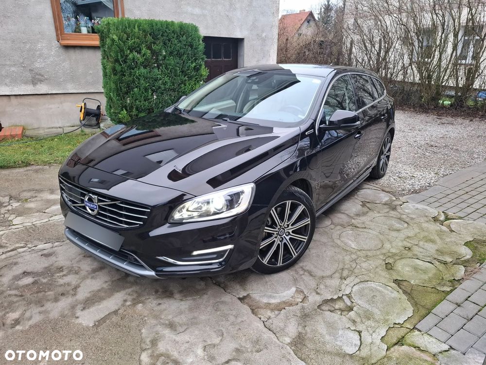 Volvo V60 D6 AWD Plug-in Hybrid R-Design Summum - 13
