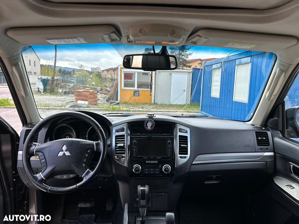 Mitsubishi Pajero LWB 3.2 DI-D Instyle S74 - 6