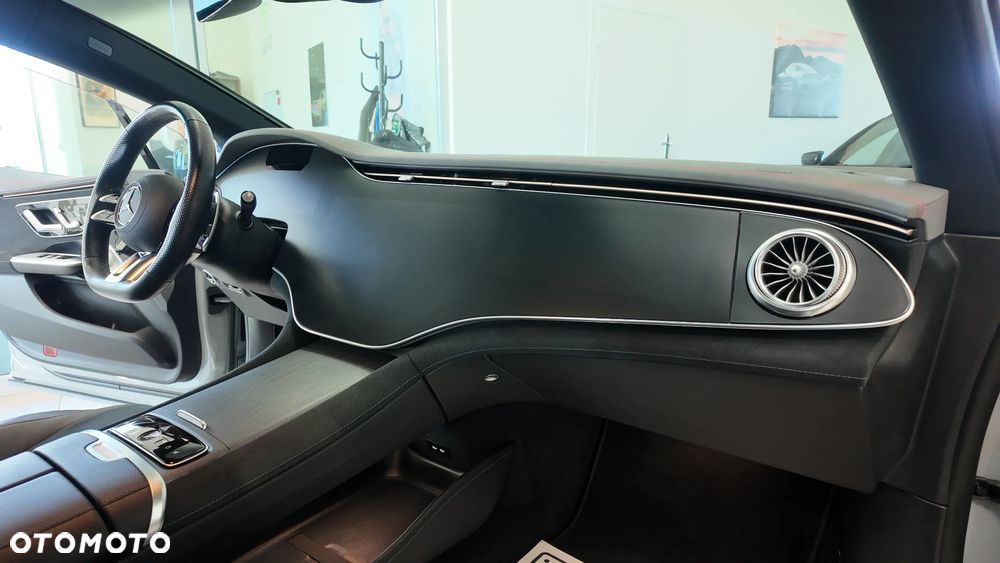 Mercedes-Benz EQE AMG 43 4Matic AMG Premium - 28