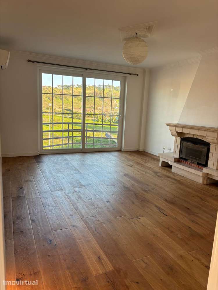 Apartamento T3 com vista desafogada à entrada da Costa da Caparica - Grande imagem: 5/19