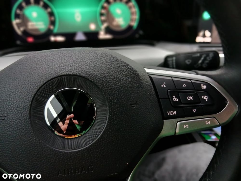 Volkswagen Golf - 28