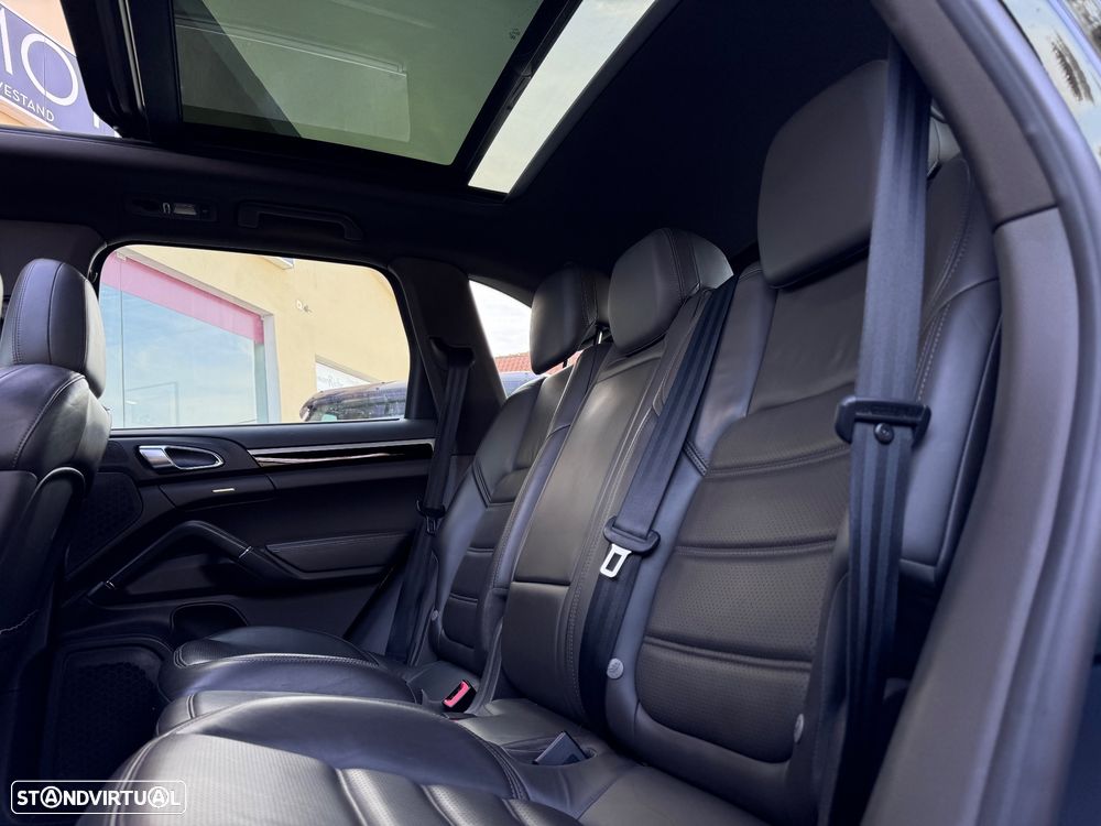 Porsche Cayenne - 11