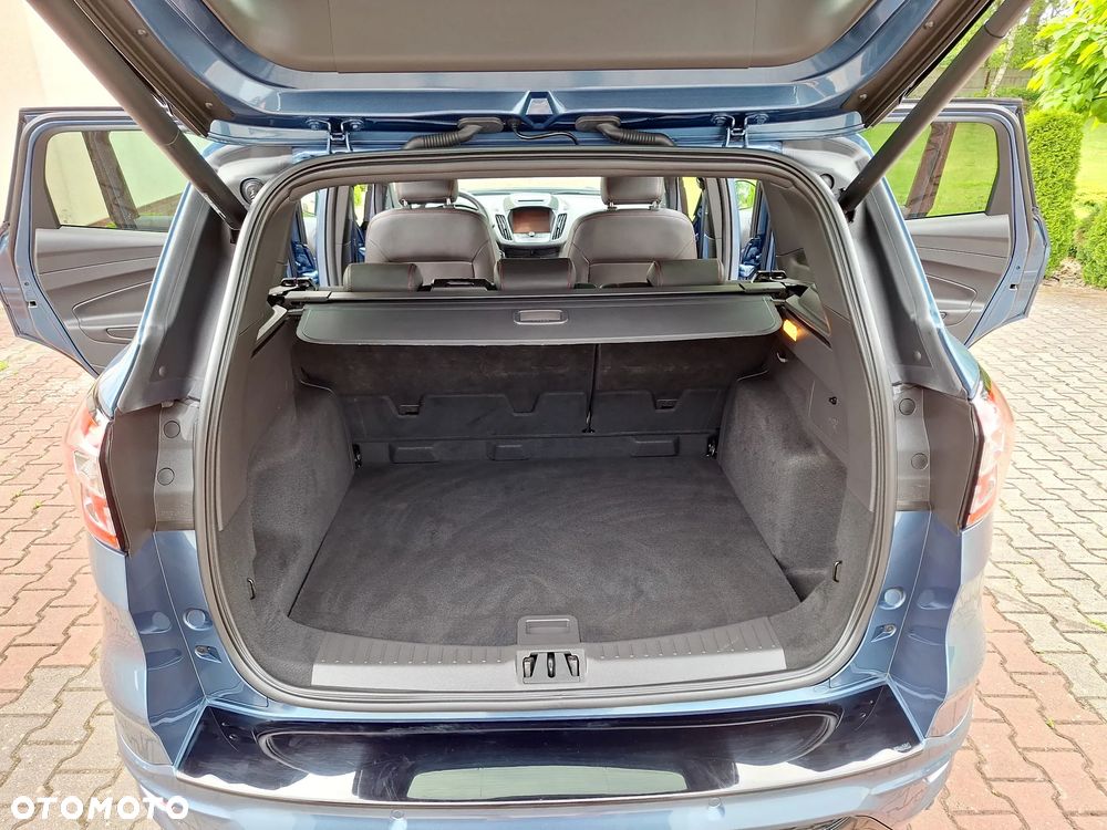 Ford Kuga 1.5 EcoBoost 2x4 ST-Line - 14