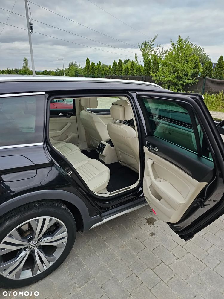 Volkswagen Passat Alltrack - 12