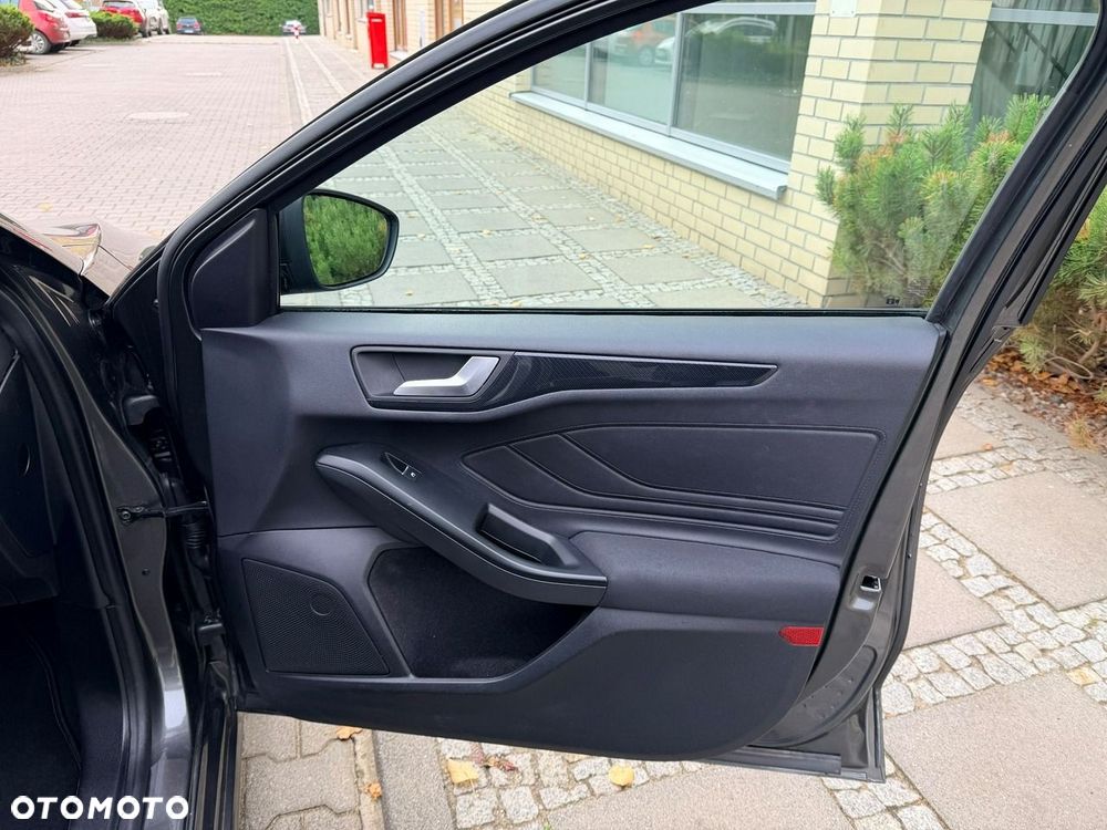 Ford Focus - 25