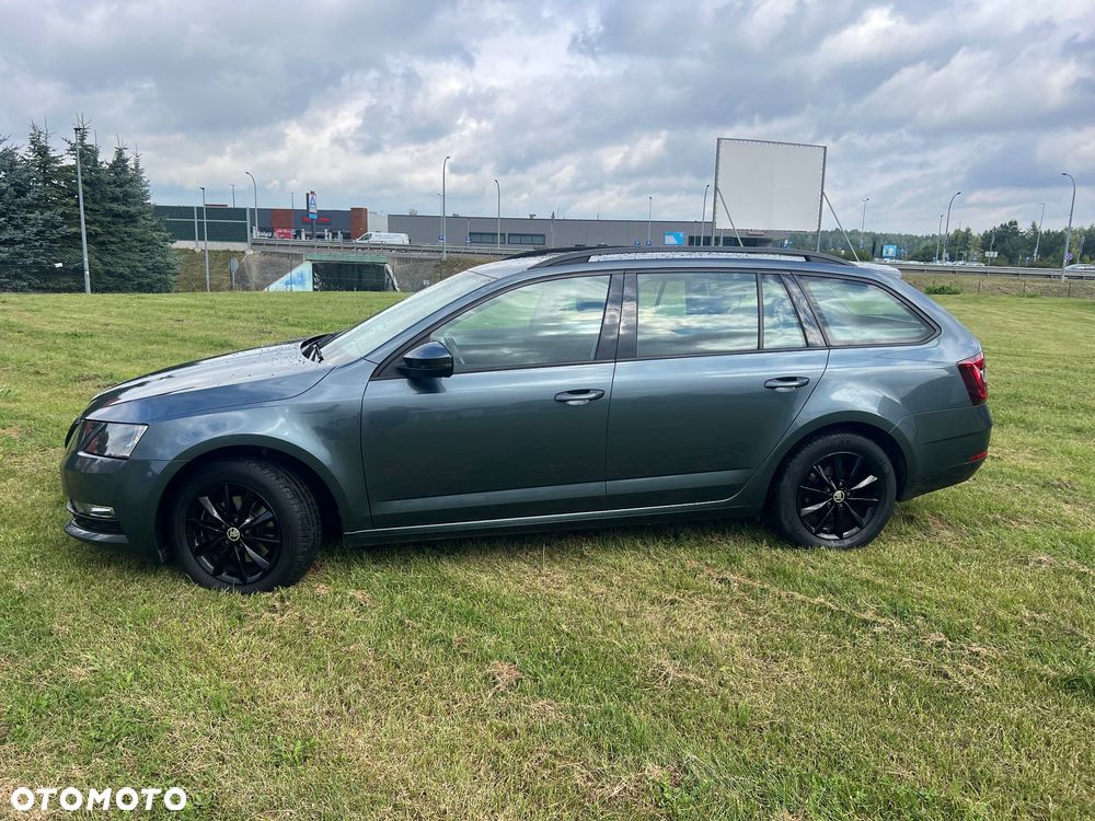 Skoda Octavia 2.0 TDI SCR Ambition DSG - 2