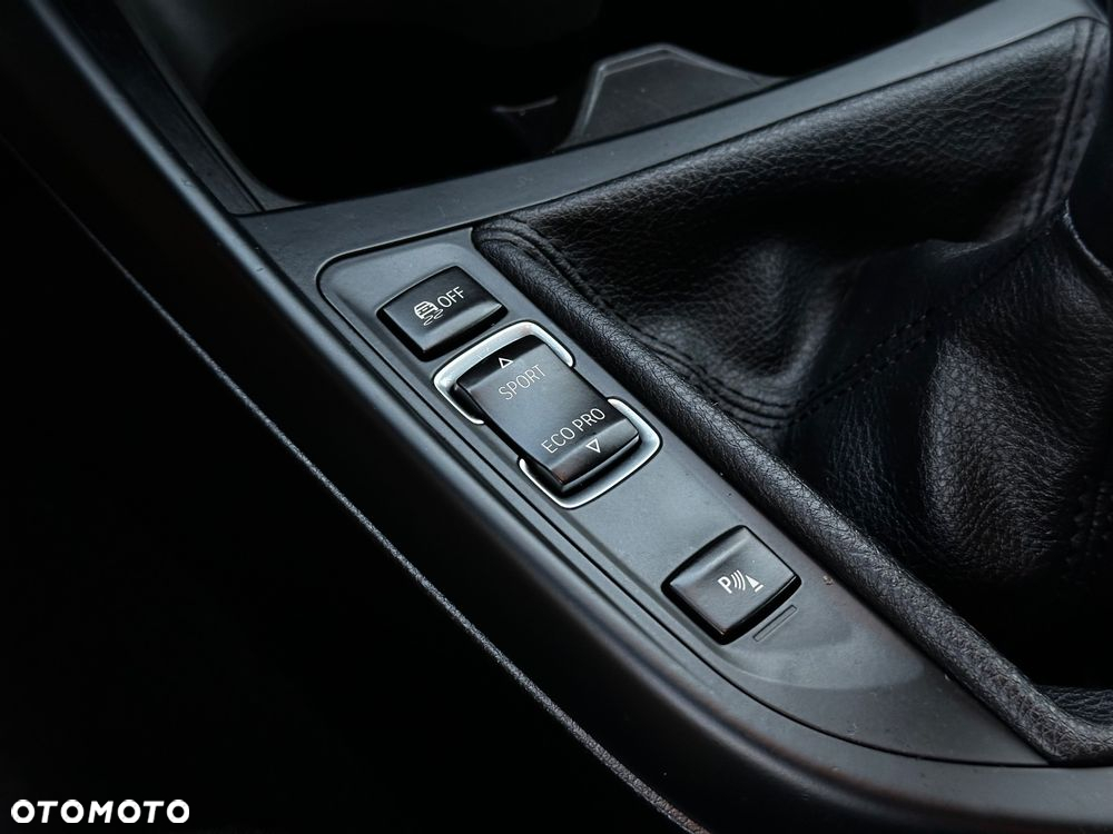 BMW Seria 1 118i - 24