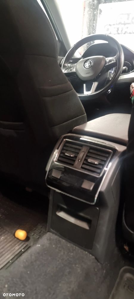 Skoda Superb 2.0 TDI Style - 10