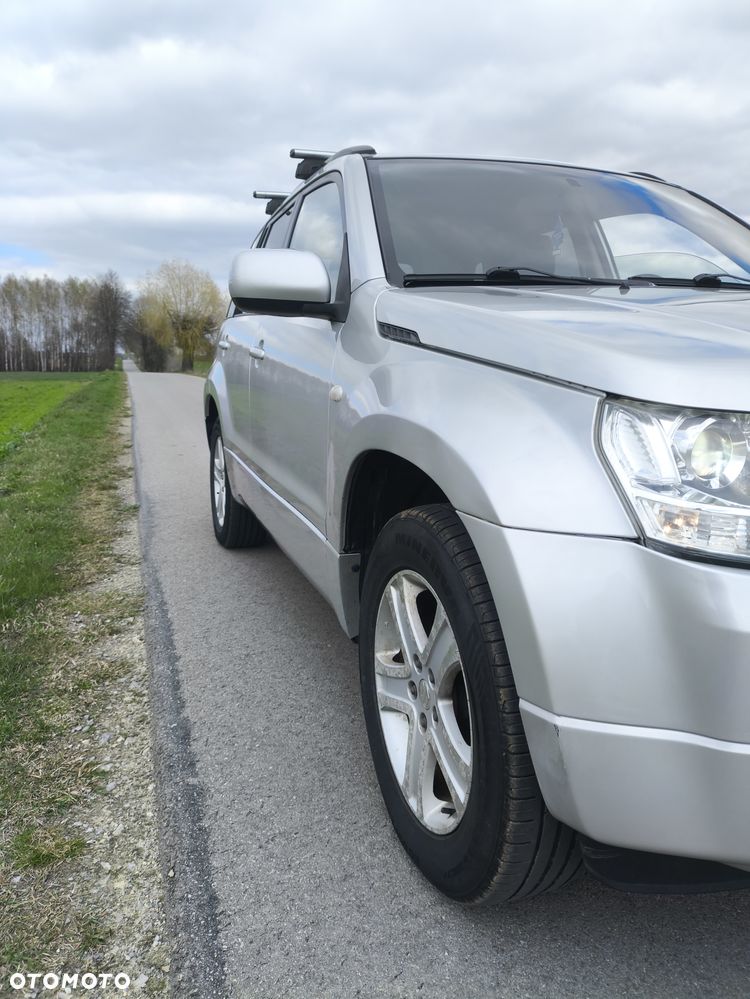 Suzuki Grand Vitara 2.0 Comfort + - 3