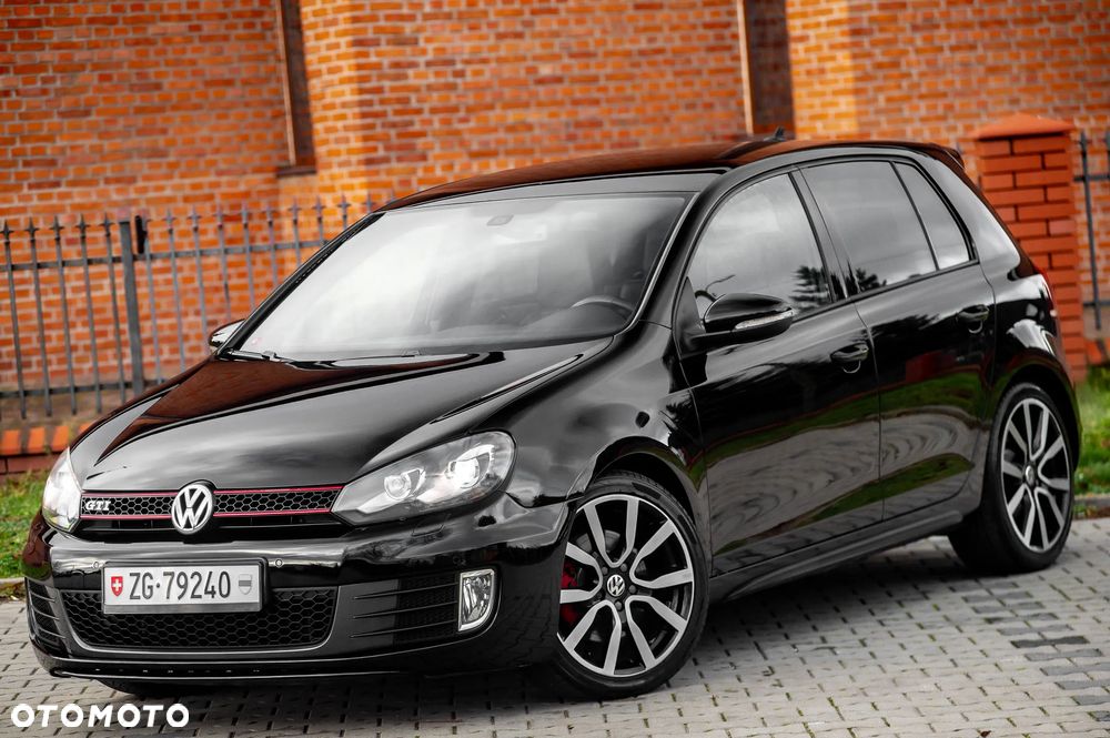 Volkswagen Golf 2.0 GTI DSG adidas - 8