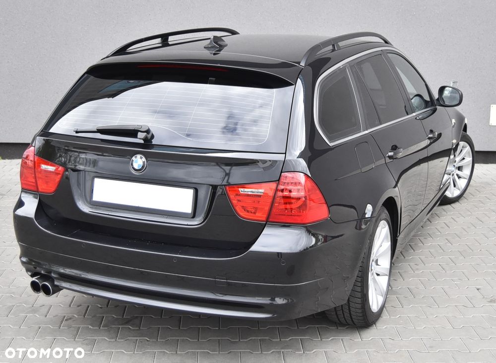 BMW Seria 3 325i xDrive Edition Exclusive - 12