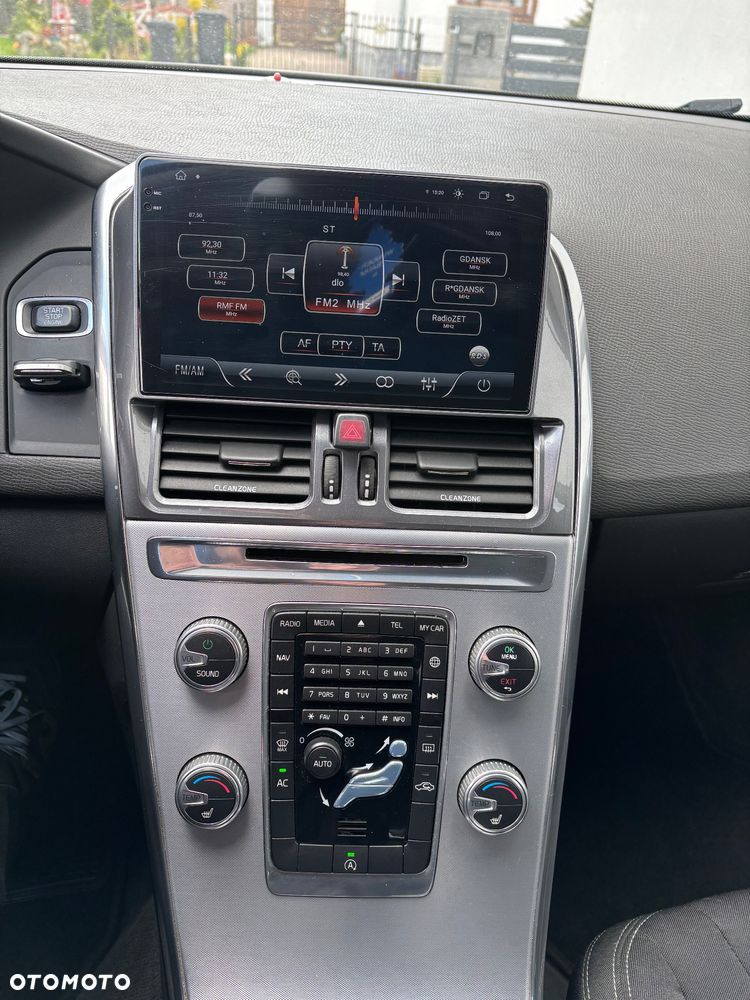 Volvo XC 60 D4 Momentum Pro - 24