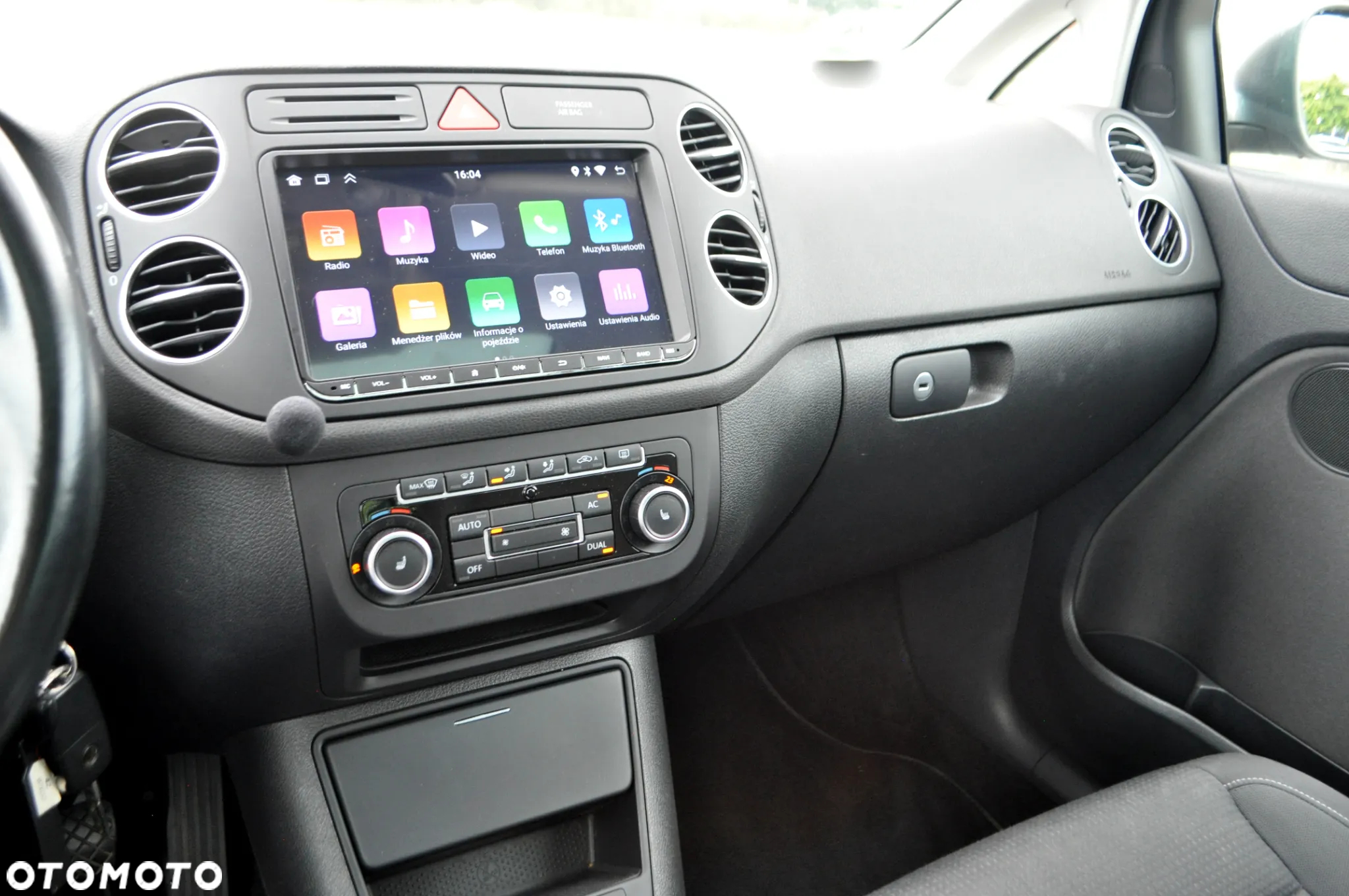 Volkswagen Golf Plus 1.6 TDI Comfortline - 29