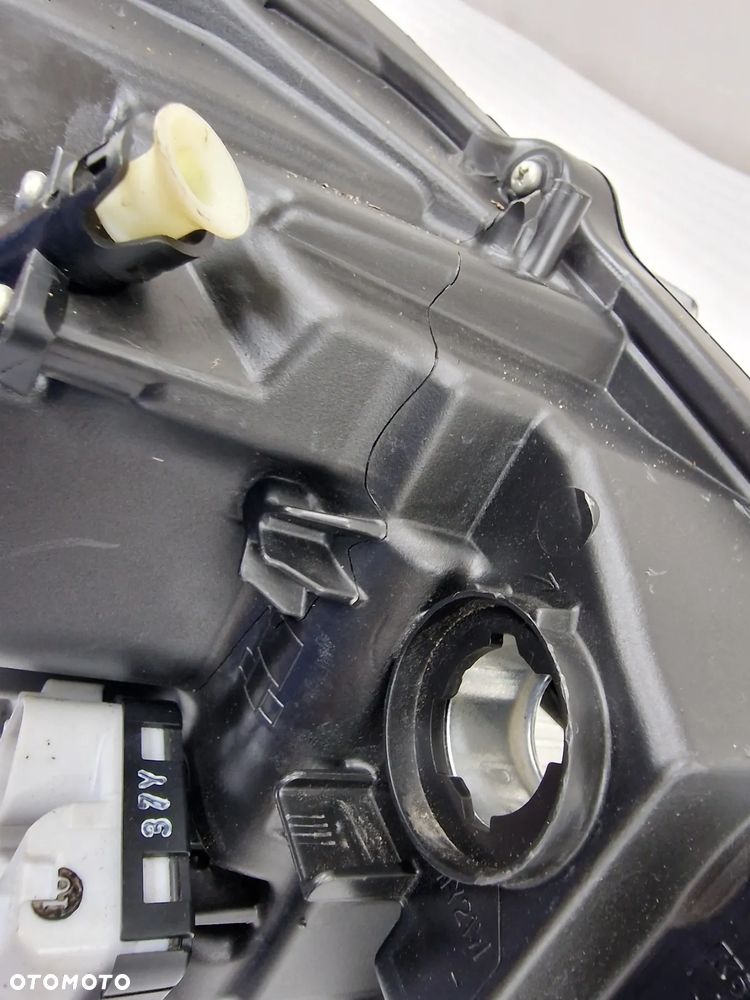 LEXUS IS200 III / IS300 FULL LED 13- LEWA LAMPA PRZEDNIA PRZÓD , NR KOITO 53-89 , NR AUKCJI LL339 - 15