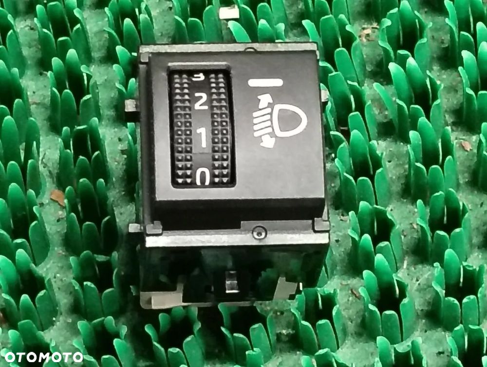 TOYOTA C-HR od 2023r Panel Przycisk Regulacji Wysokości Świateł - 1