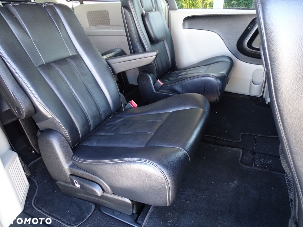 Chrysler Town & Country 3.6 Touring - 11