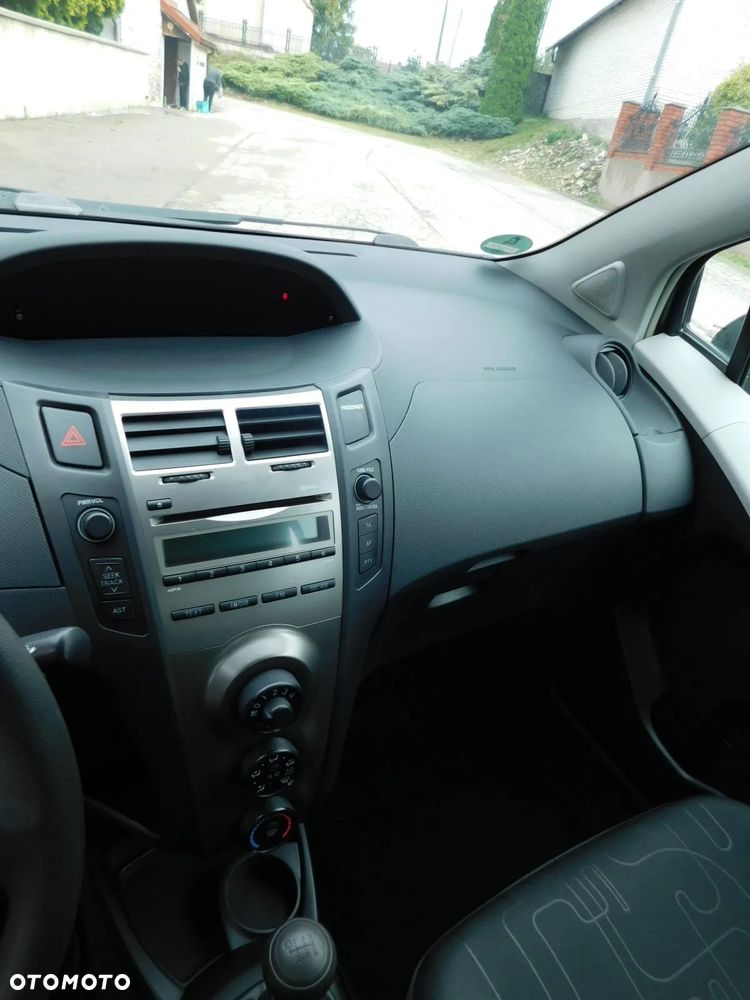 Toyota Yaris 1.33 VVT-i Life - 16