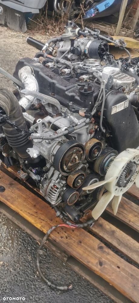Silnik  TOYOTA HILUX 2.5 2KD 11R SŁUPEK