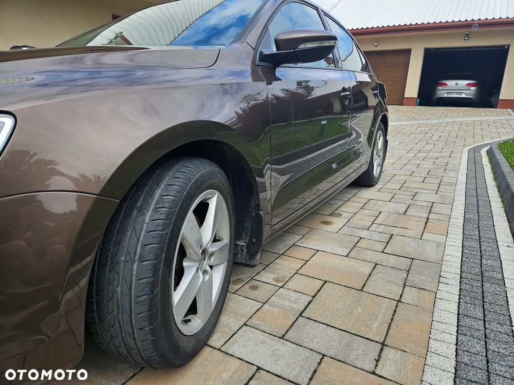 Volkswagen Jetta 1.2 TSI Comfortline - 3