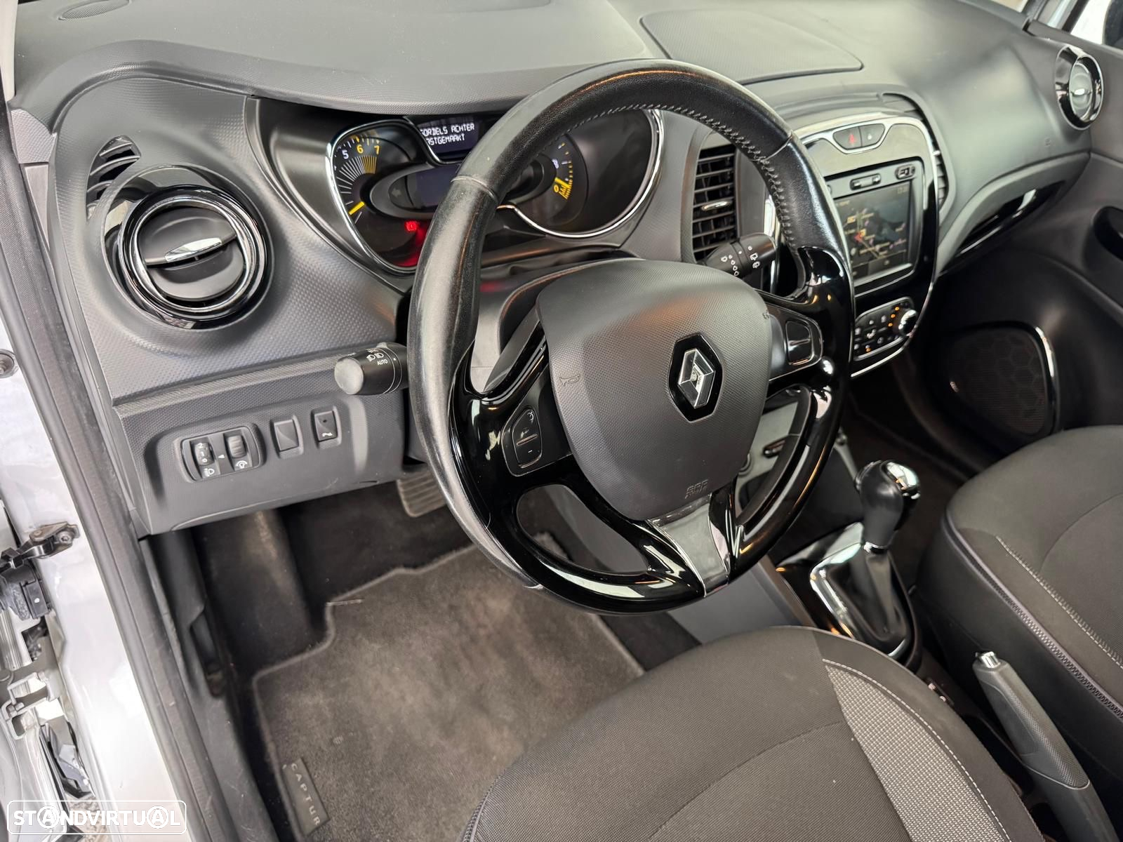 Renault Captur 1.2 TCe Exclusive EDC - 8