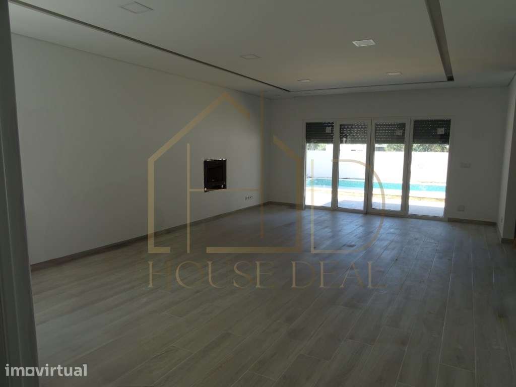 ESPLÊNDIDA! Moradia Isolada T3 com Garagem e Piscina. Azeitão - Grande imagem: 3/29