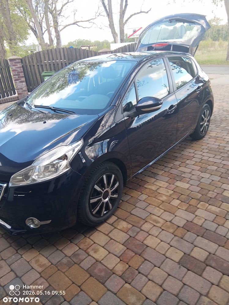 Peugeot 208 - 1