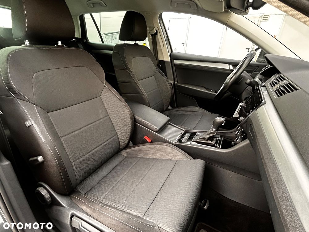 Skoda Superb 2.0 TDI DSG Premium Edition - 29