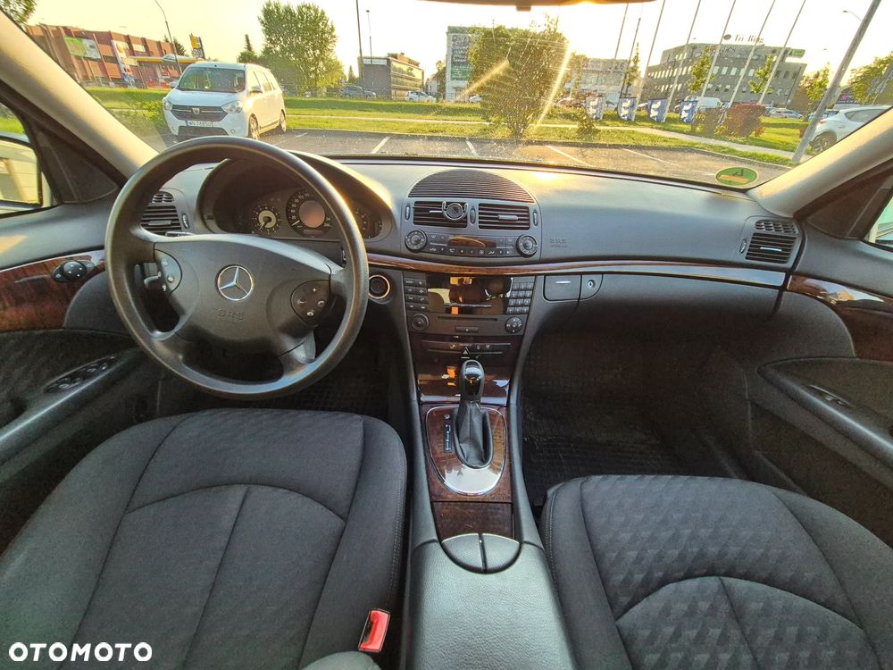 Mercedes-Benz Klasa E 200 Kompressor Automatik Classic - 13
