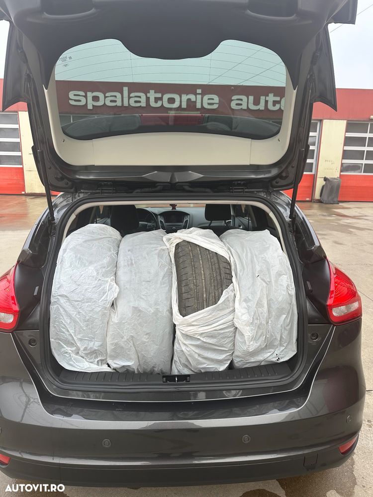 Ford Focus 1.6 TDCI DPF Trend - 8