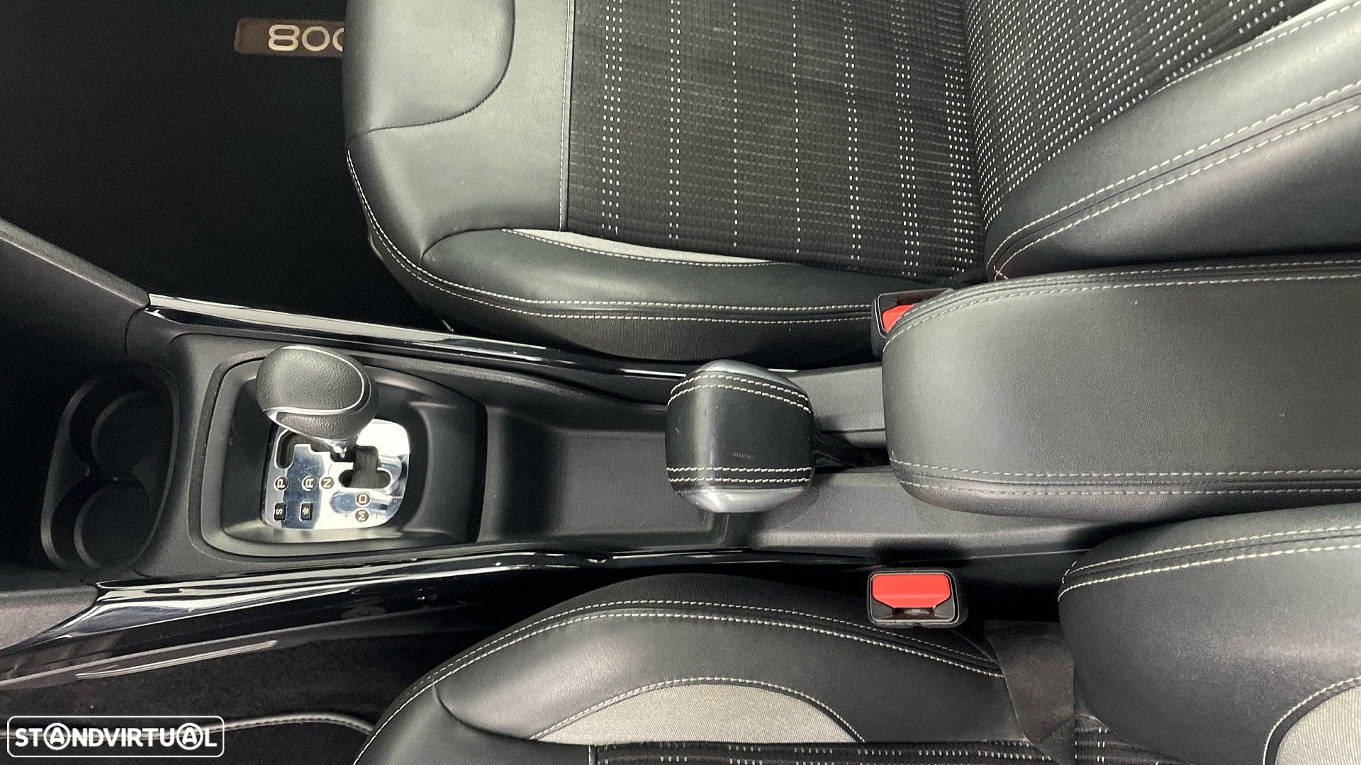 Peugeot 2008 1.2 PureTech Allure EAT6 - 35