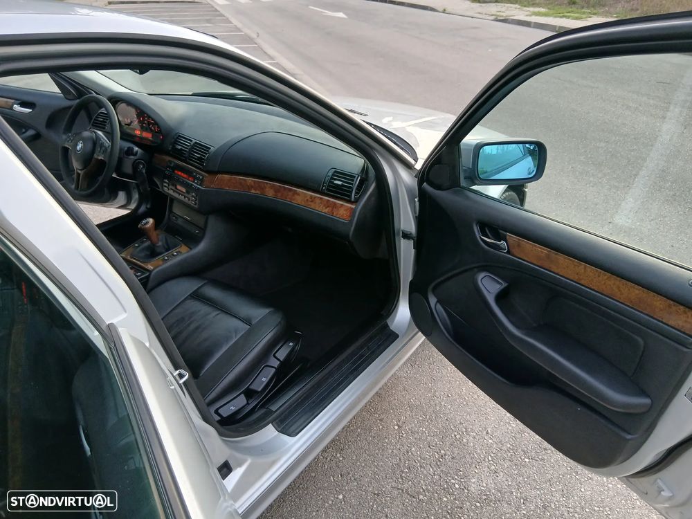 BMW 320 d Séc.XXI - 12