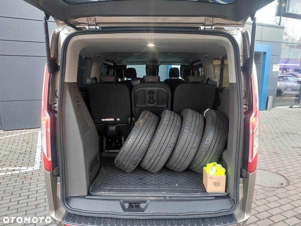 Ford Tourneo Custom 2.0 EcoBlue L2 Titanium - 29