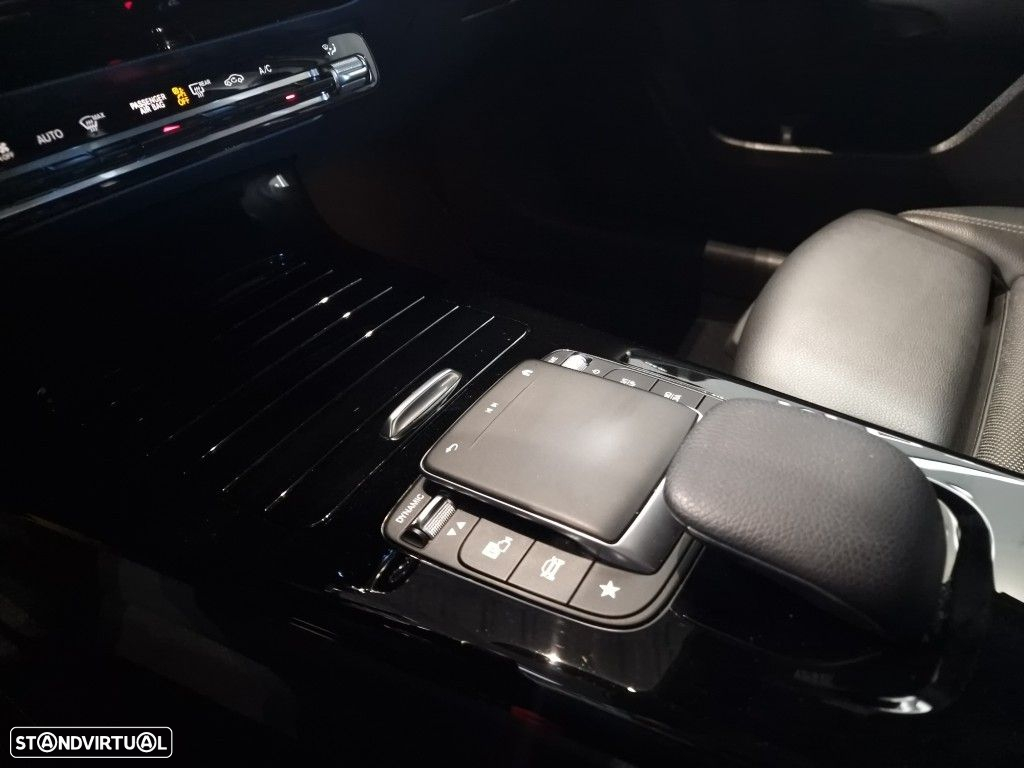 Mercedes-Benz A 180 Limousine d Progressive Aut. - 40