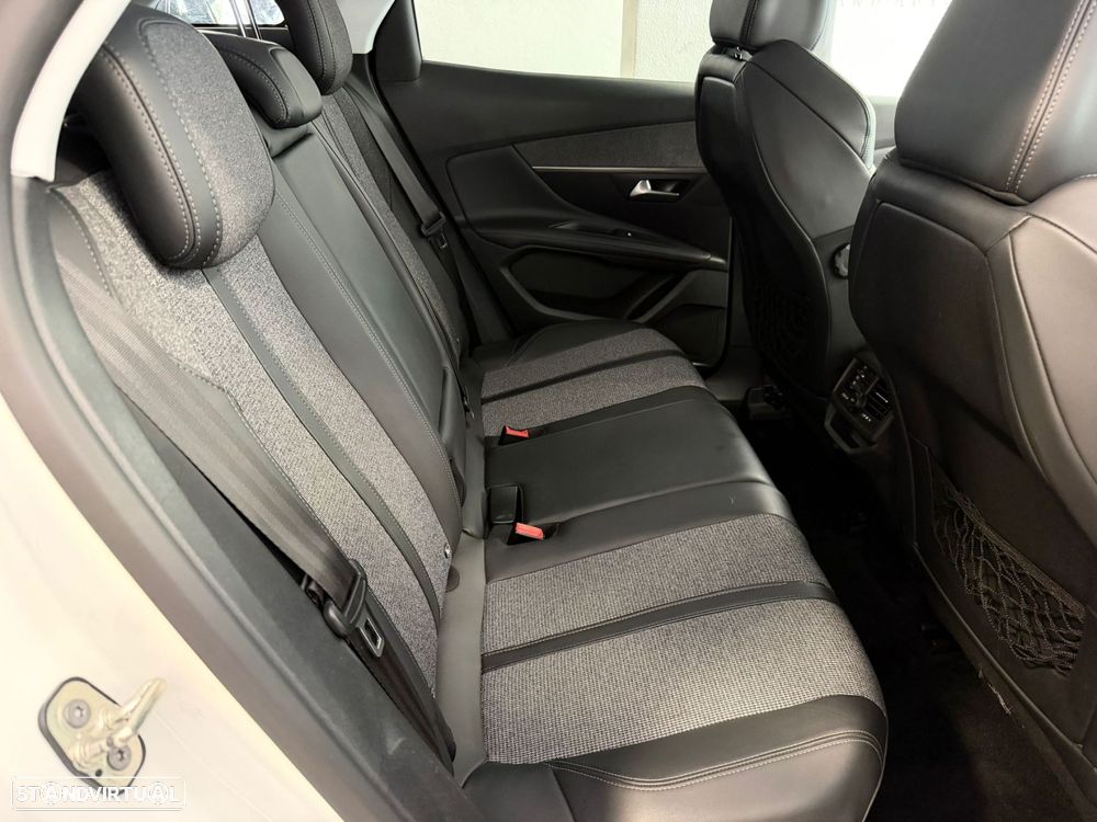 Peugeot 3008 1.2 PureTech Allure Pack EAT8 - 21