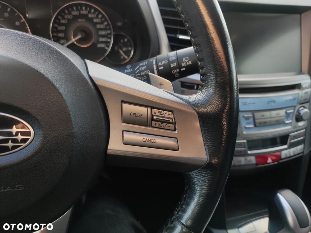 Subaru Legacy 2.5i GT - 18