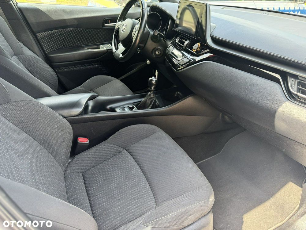 Toyota C-HR - 11