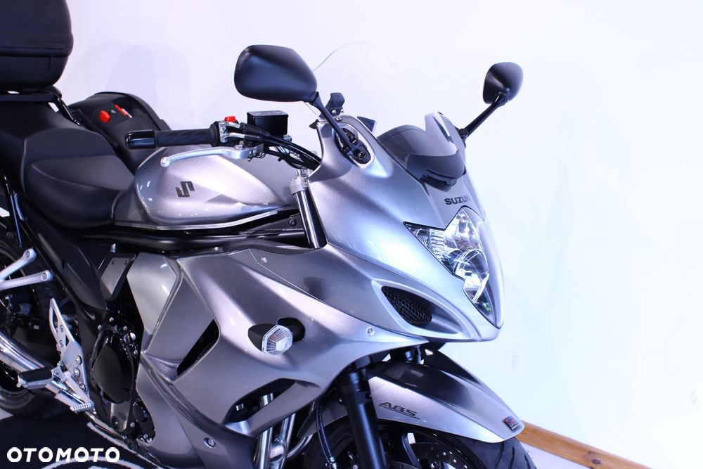 Suzuki GSX - 14