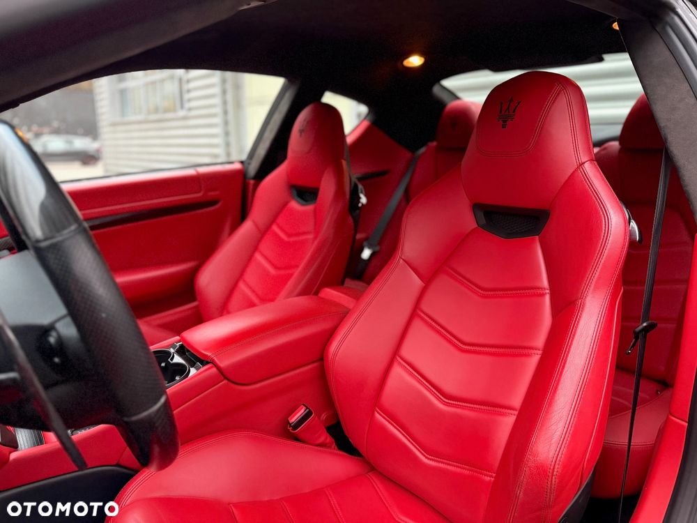 Maserati GranTurismo MC Stradale - 11