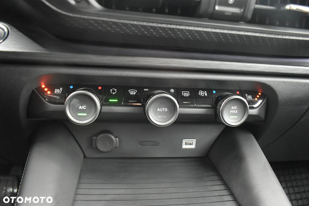 Citroën C5X 1.6 PureTech Shine EAT8 - 28