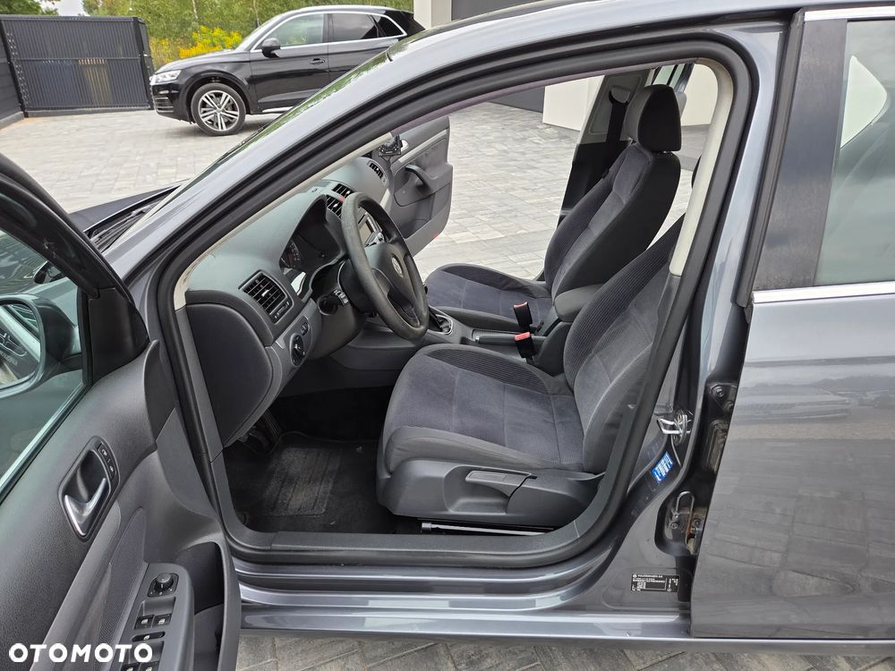 Volkswagen Jetta 2.0 FSI Comfortline - 28