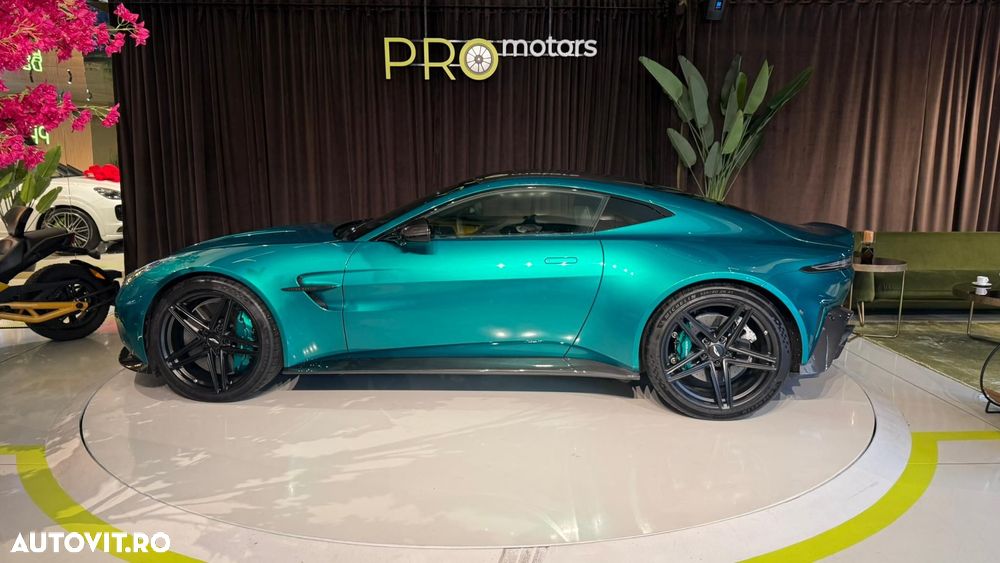Aston Martin V8 Vantage - 12