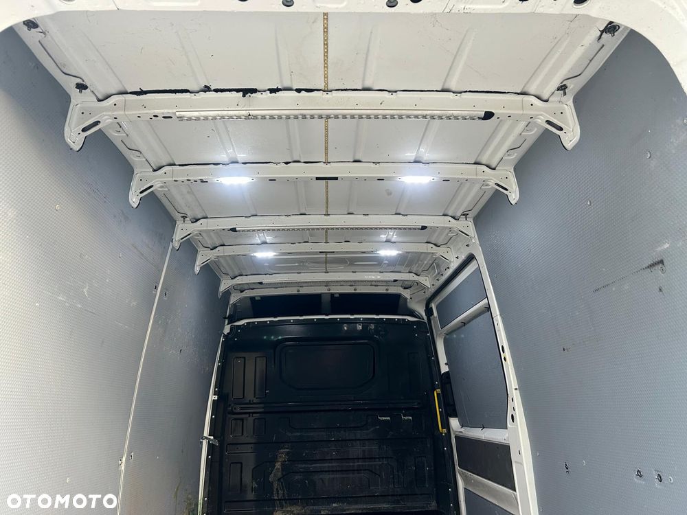 Volkswagen Crafter - 30